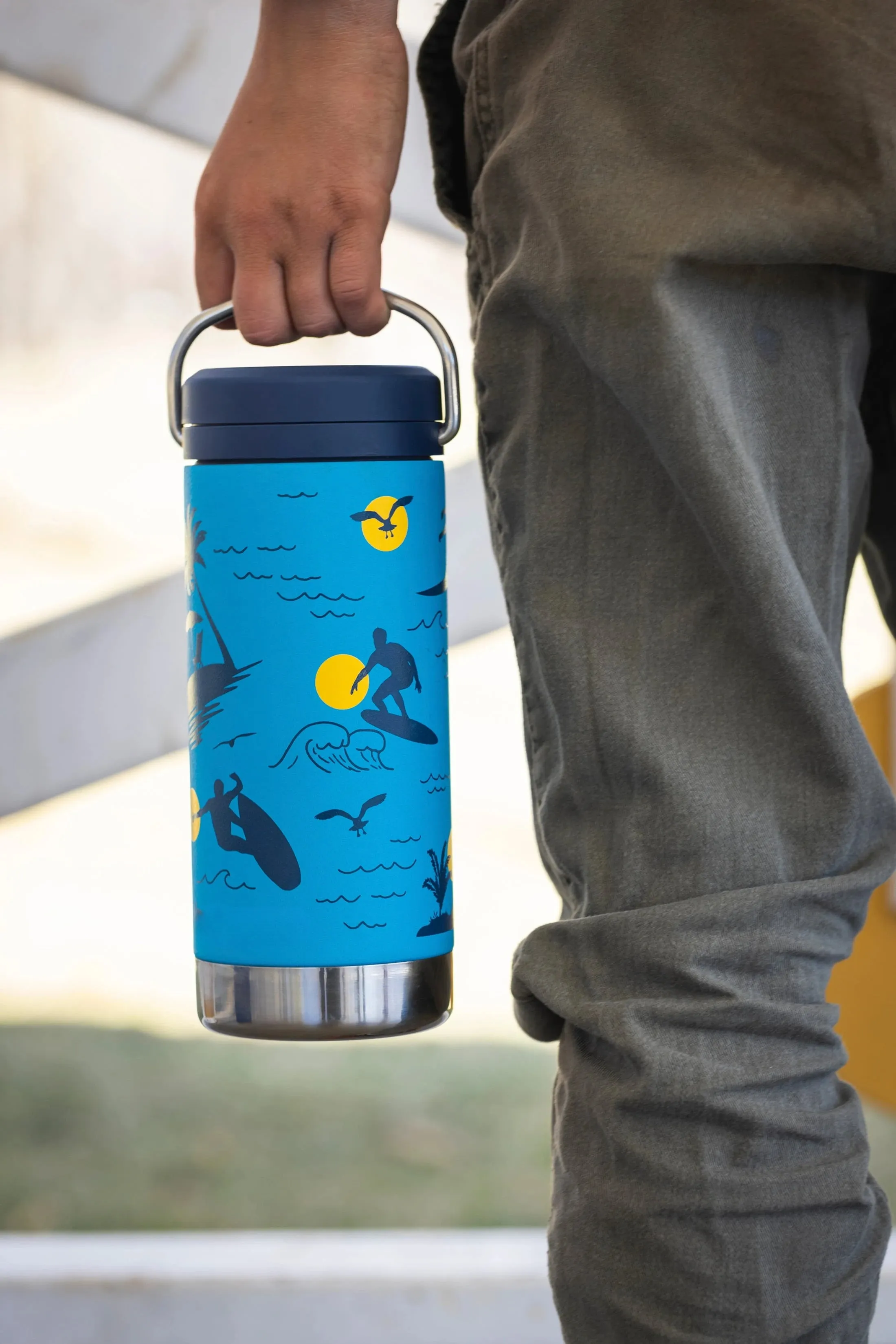 12 fl oz Stainless Steel Insulated Water Bottle Twist Cap Surfer