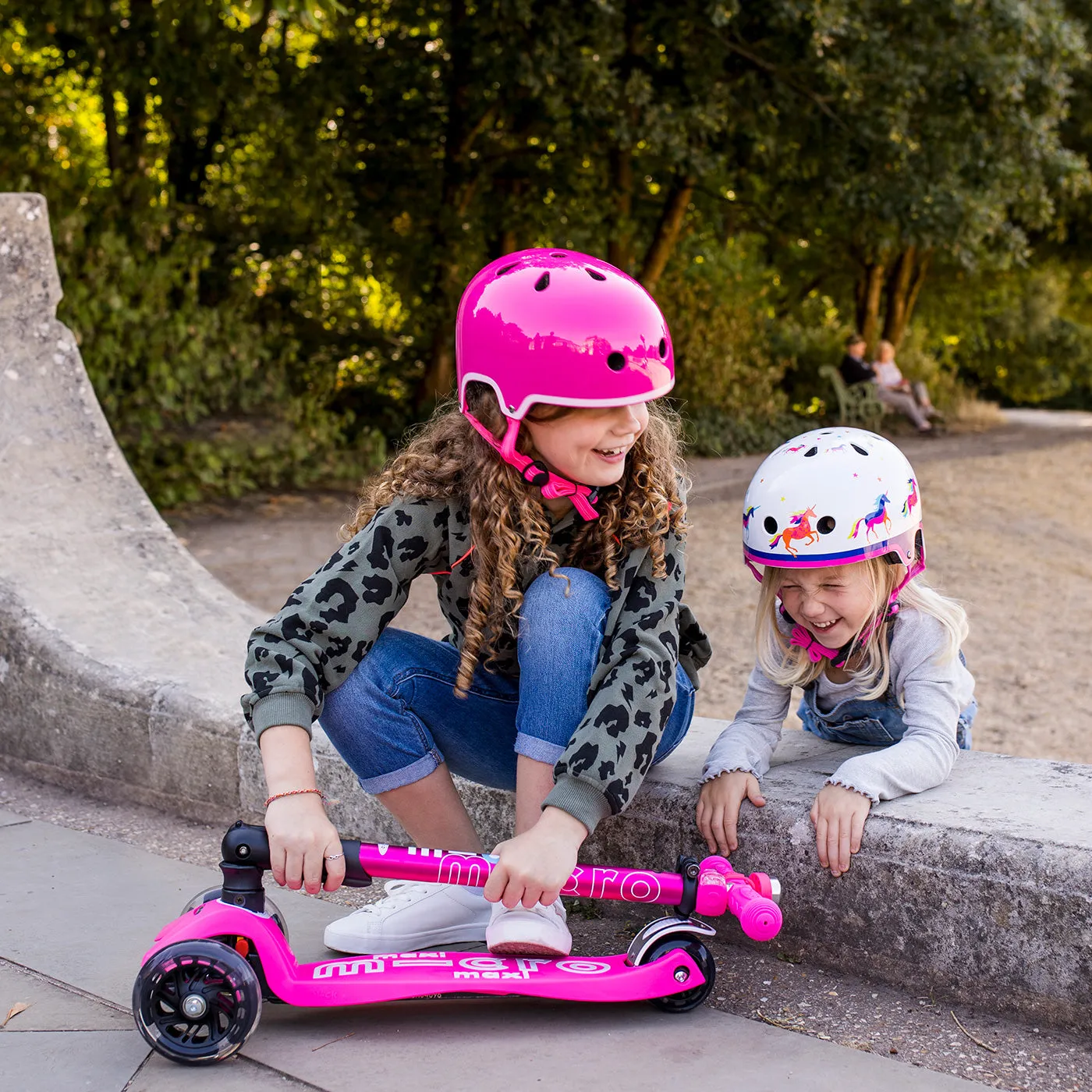 Micro Scooters Maxi Micro Scooter Deluxe Foldable LED - Pink